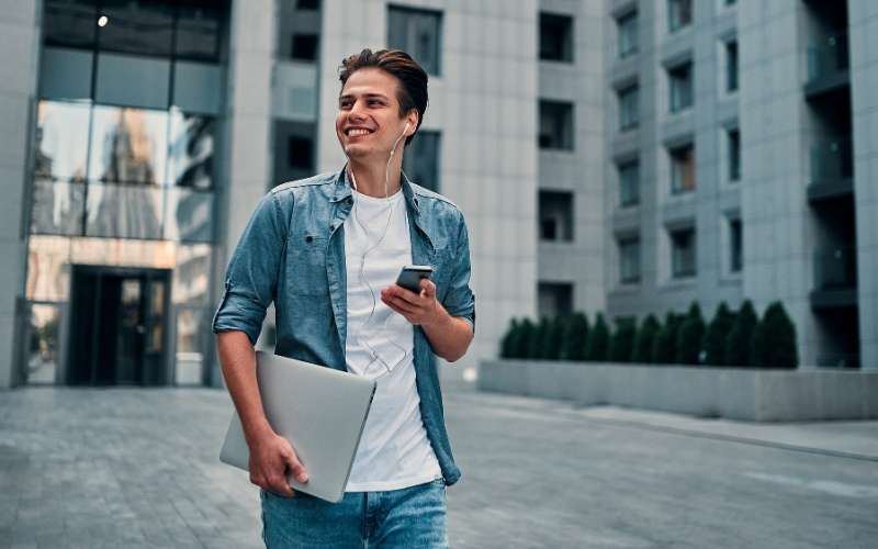 Jak dorobić na studiach? Poradnik dla freelancerów